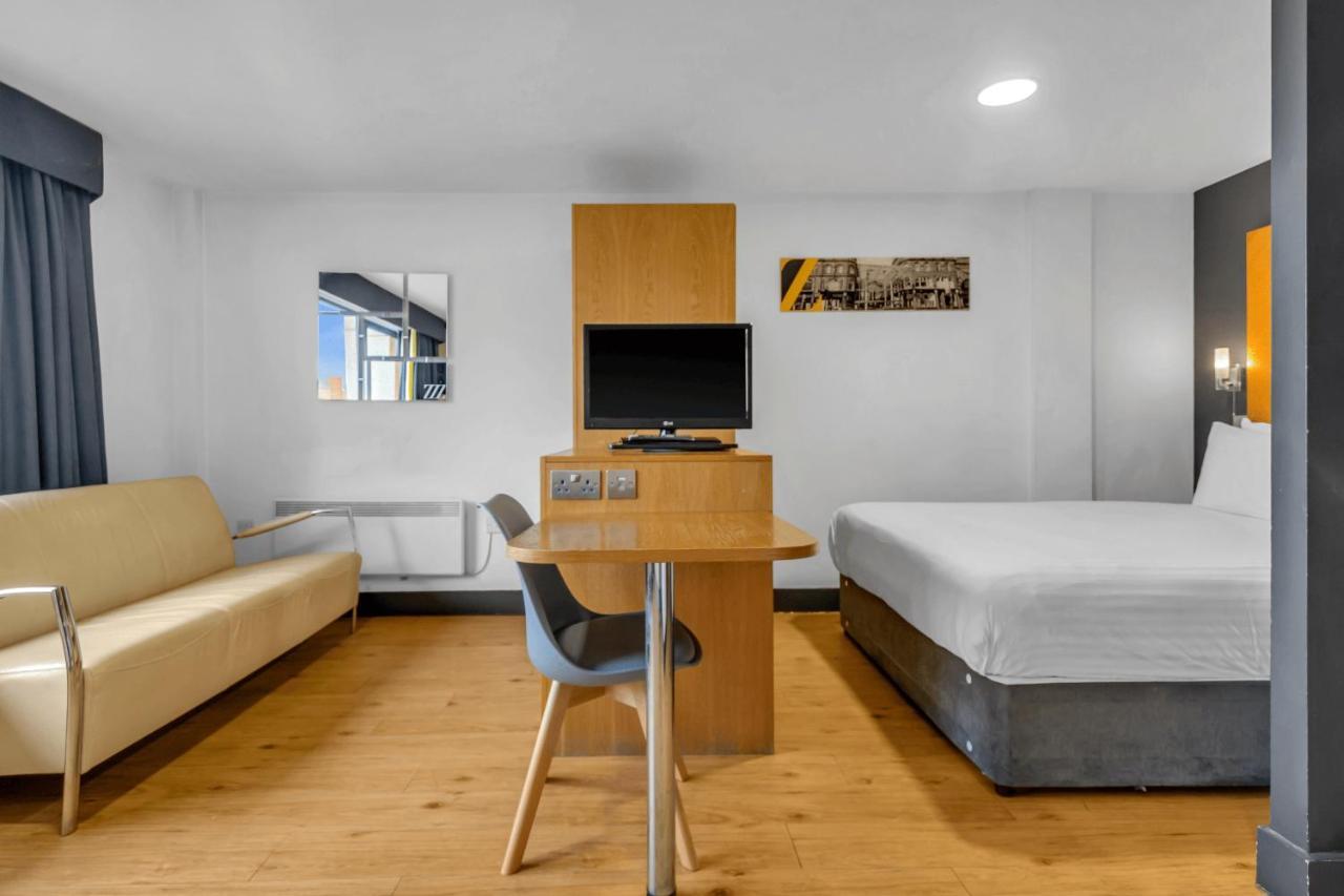 Roomzzz Leeds City West Eksteriør billede