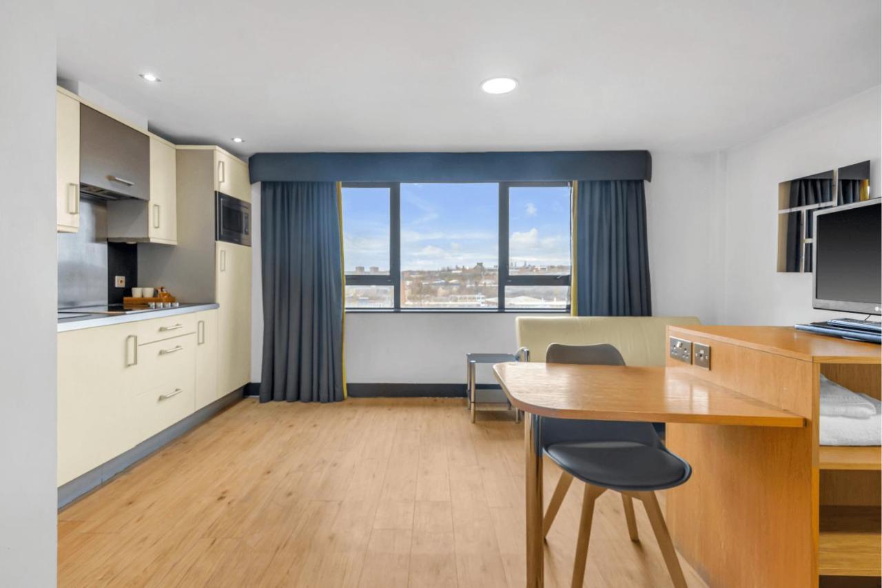 Roomzzz Leeds City West Eksteriør billede