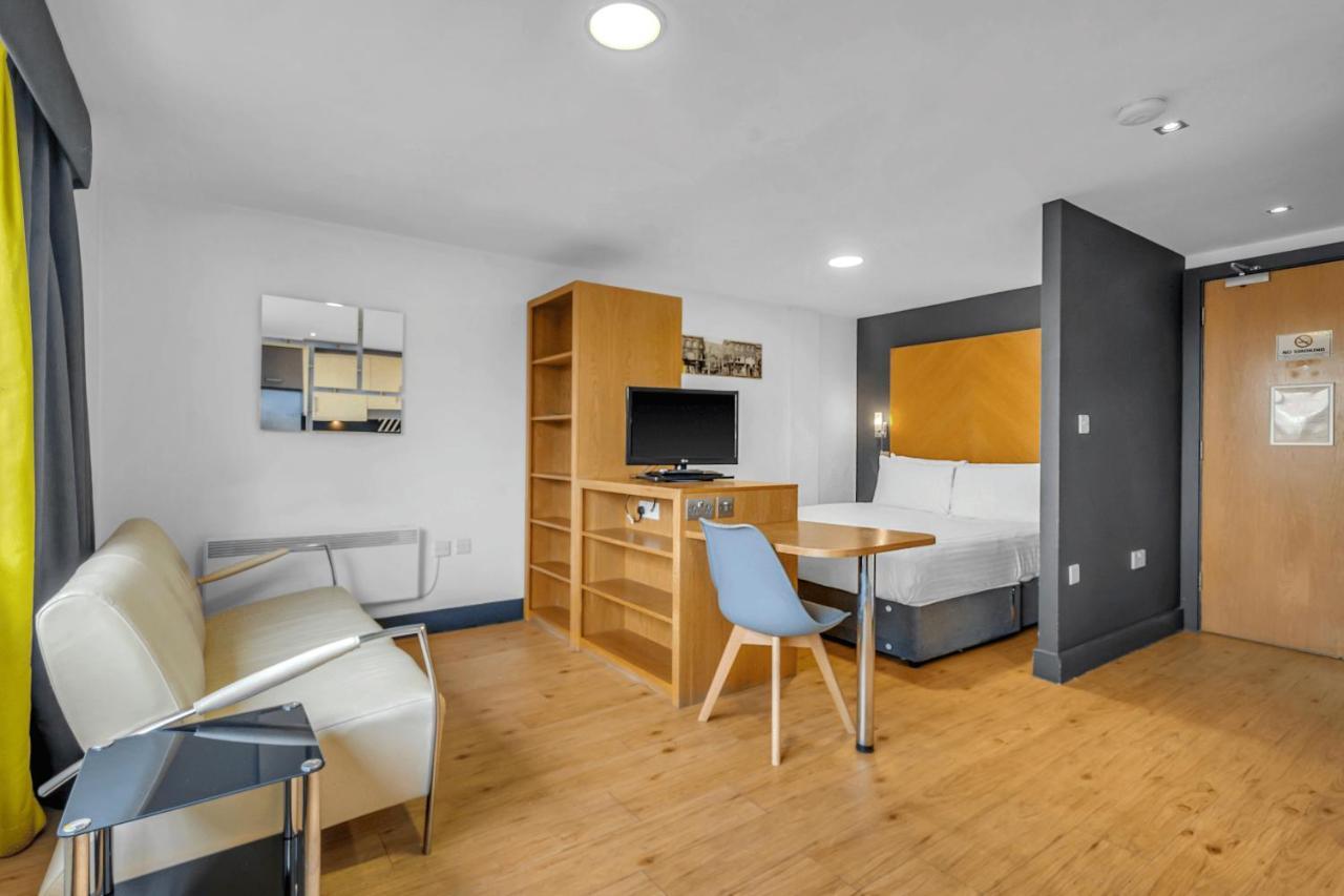 Roomzzz Leeds City West Eksteriør billede