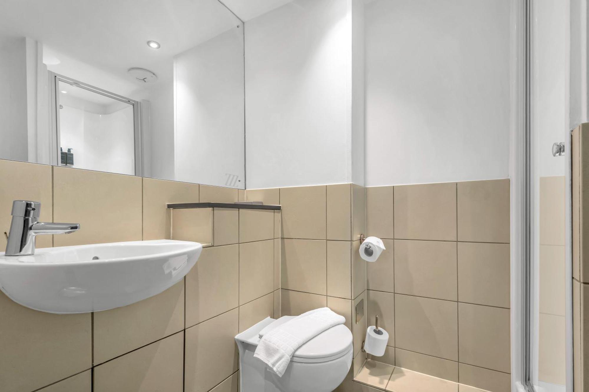 Roomzzz Leeds City West Eksteriør billede