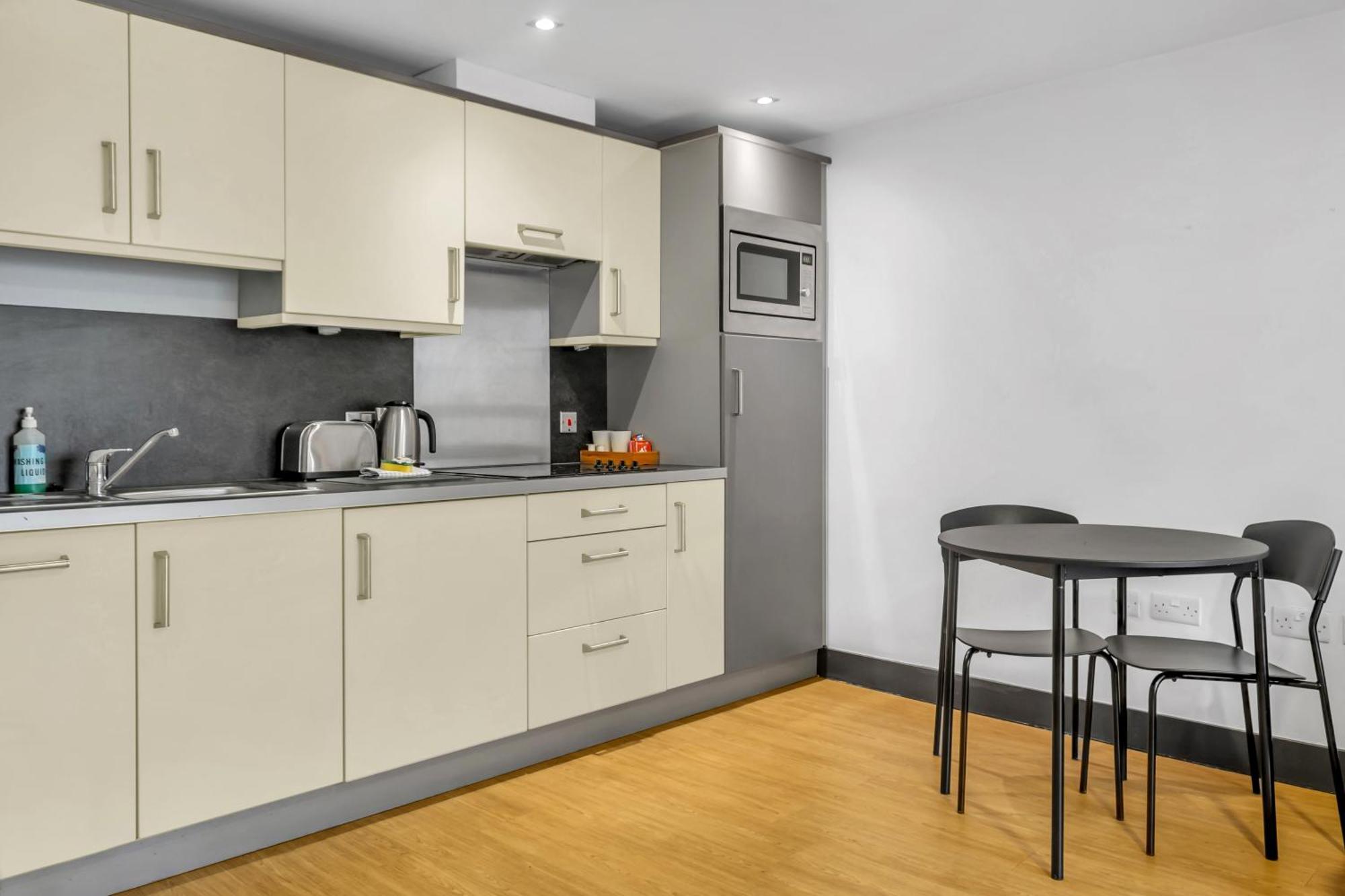 Roomzzz Leeds City West Eksteriør billede