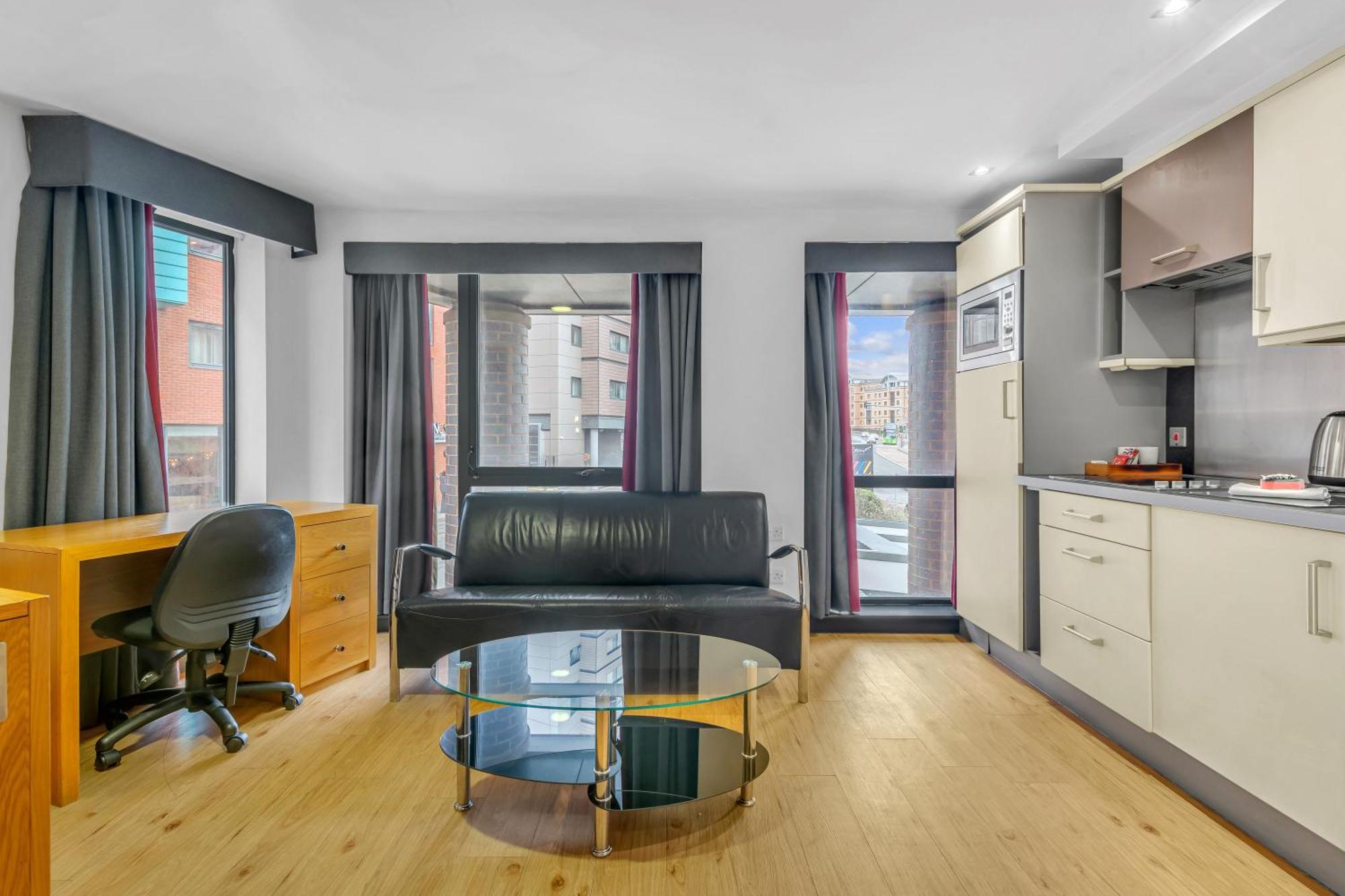 Roomzzz Leeds City West Eksteriør billede