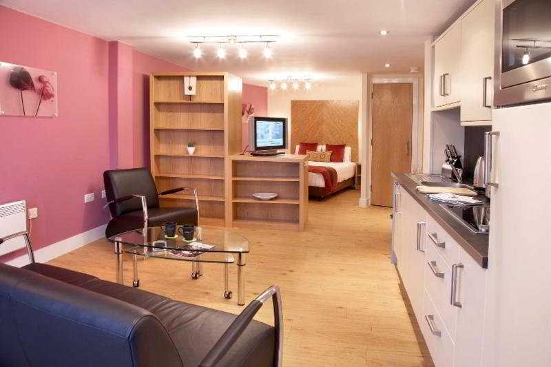 Roomzzz Leeds City West Eksteriør billede