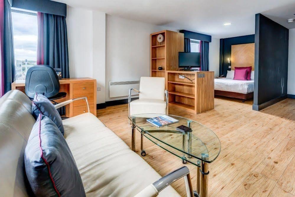 Roomzzz Leeds City West Eksteriør billede