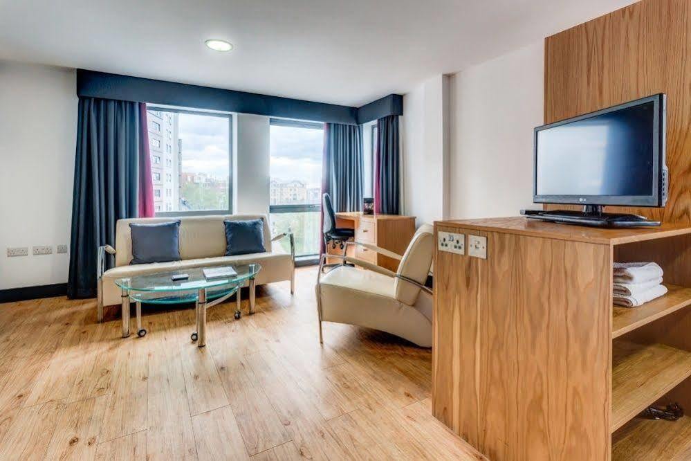 Roomzzz Leeds City West Eksteriør billede