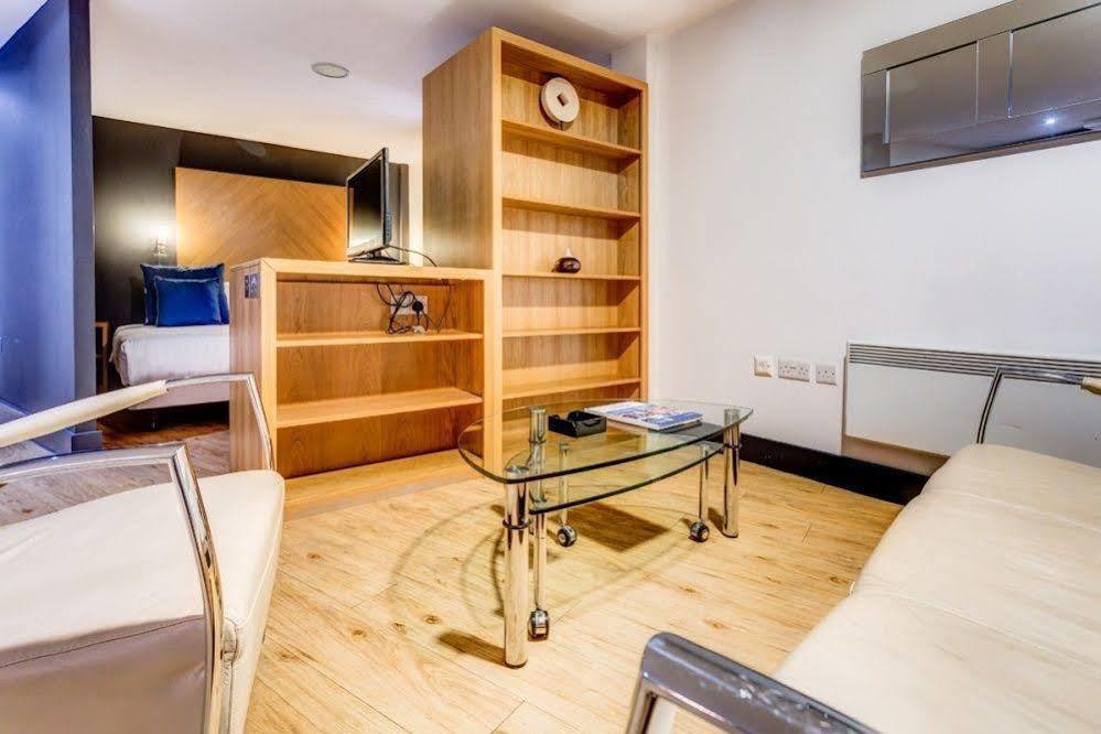 Roomzzz Leeds City West Eksteriør billede