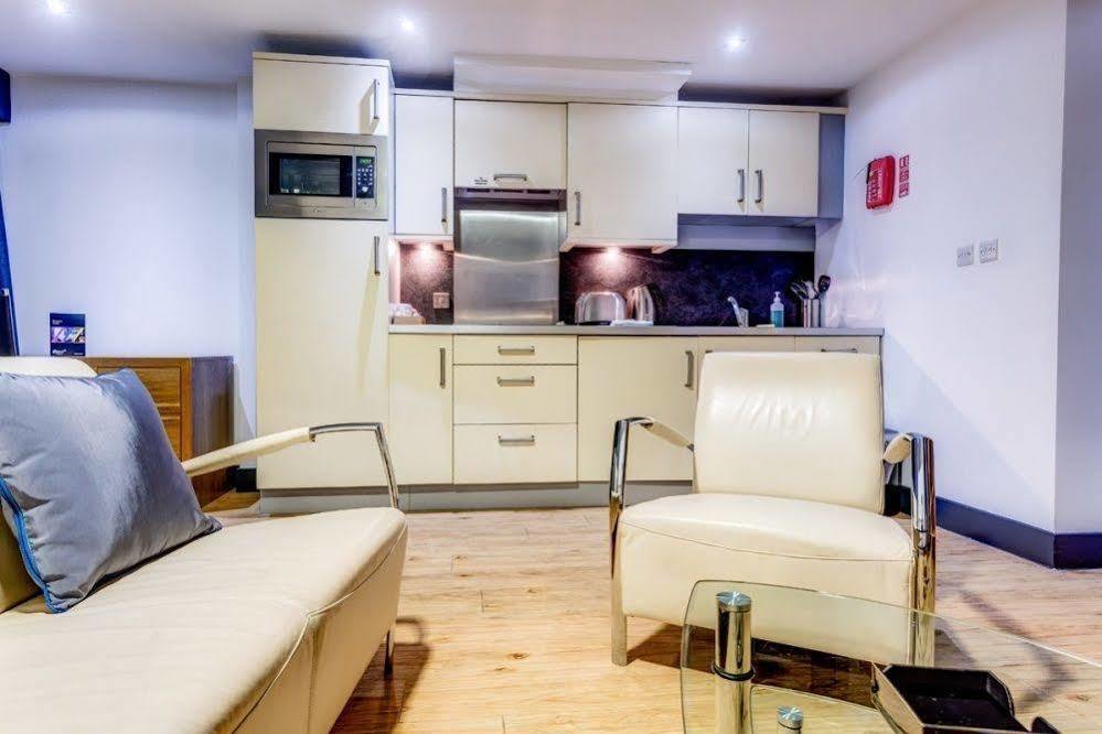 Roomzzz Leeds City West Eksteriør billede