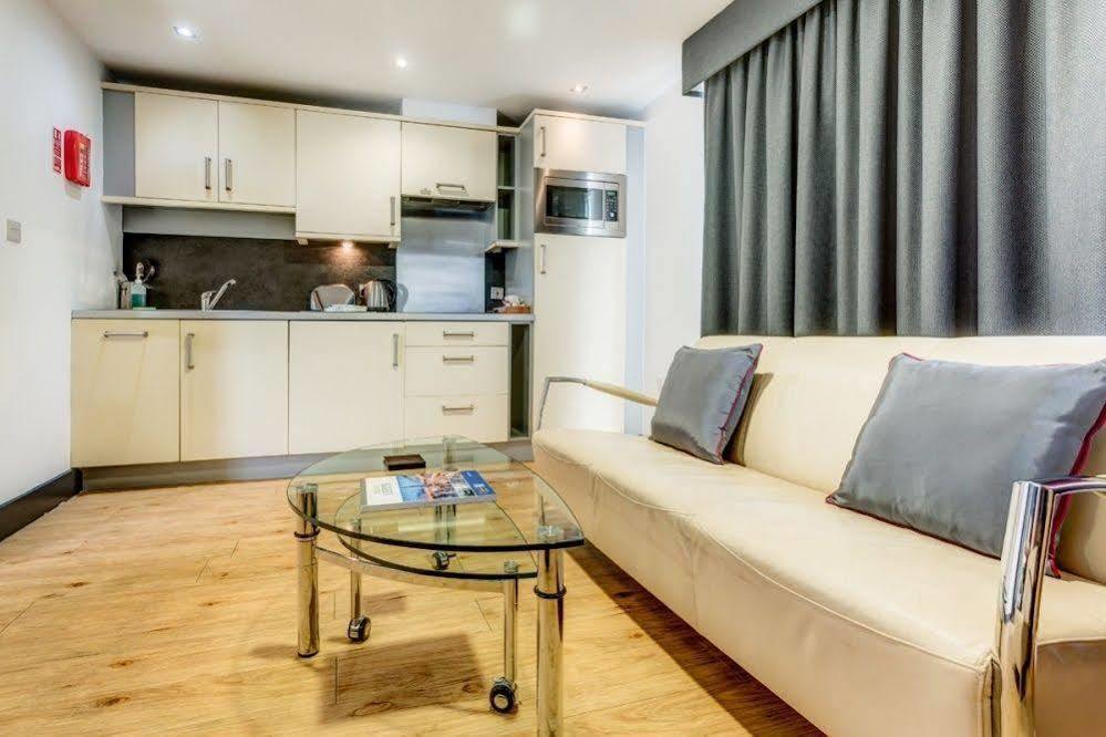 Roomzzz Leeds City West Eksteriør billede